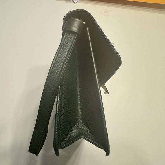 Louis Vuitton Taiga Clutch - Picture 10 of 13